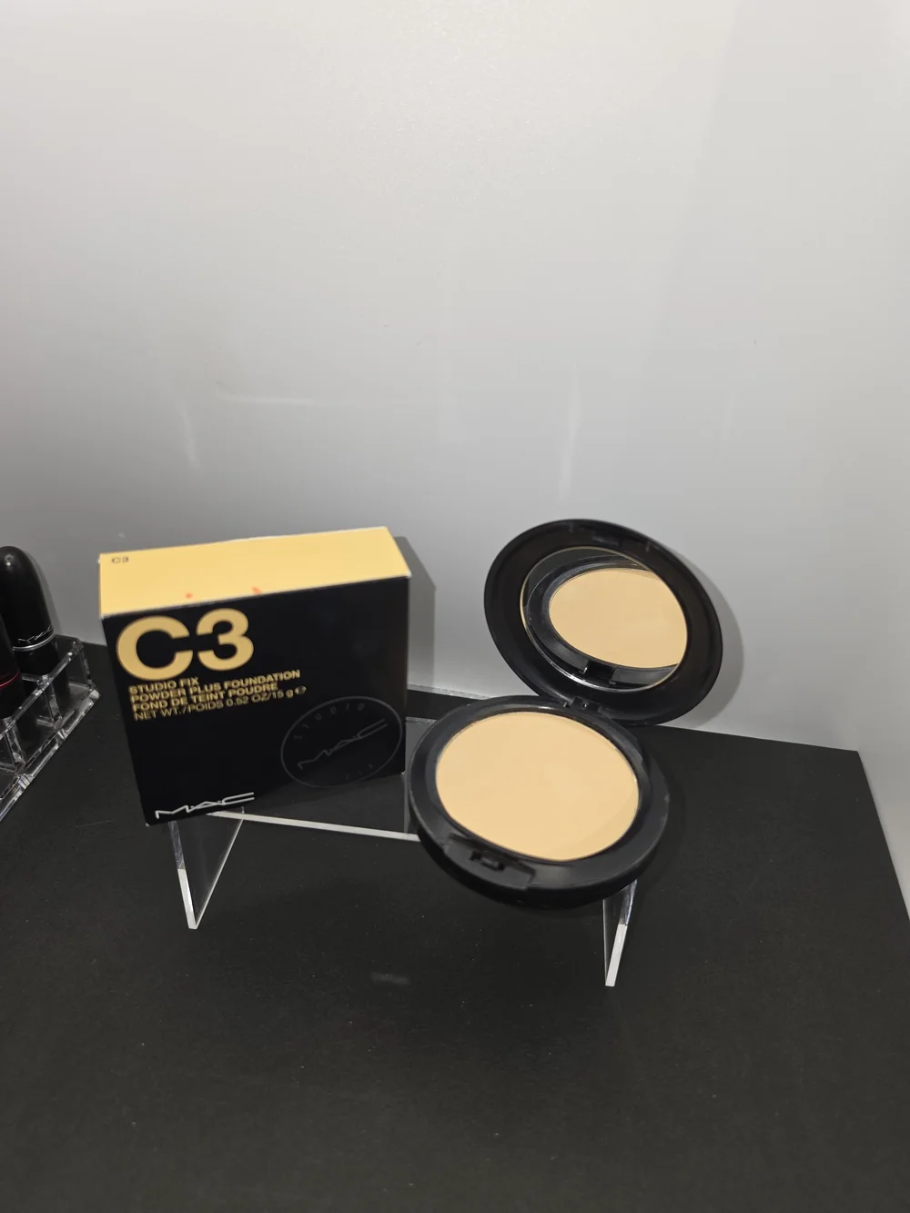 DISCONTINUED MAC Cosmetics Studio Fix Powder Foundation- 